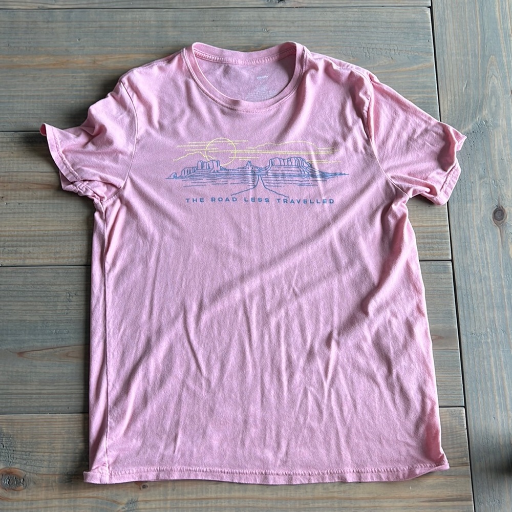 Sonoma Mens Large shirt. The road less traveled